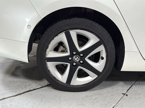 Used 2016 Toyota Prius Four image 22