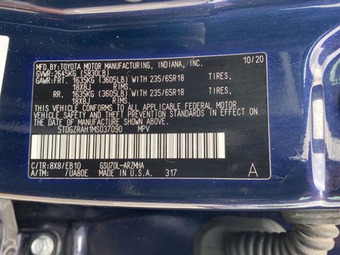 Used 2021 Toyota Highlander XLE FWD image 30