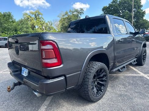 Used 2019 RAM 1500 Laramie AWD/4WD image 3