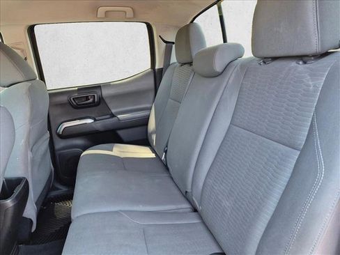 Used 2016 Toyota Tacoma SR5 w/ SR5 Appearance Package (SN) RWD image 17