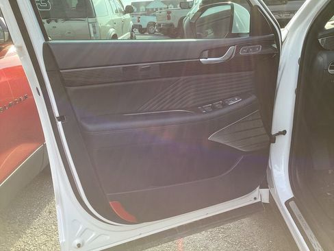 Used 2025 Hyundai Palisade Calligraphy image 10