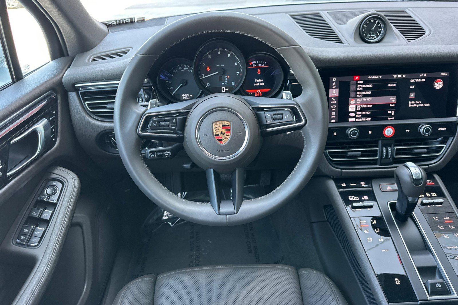 Used 2026 Porsche Macan AWD/4WD image 14