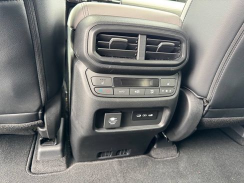 Used 2025 Honda Pilot Elite image 5