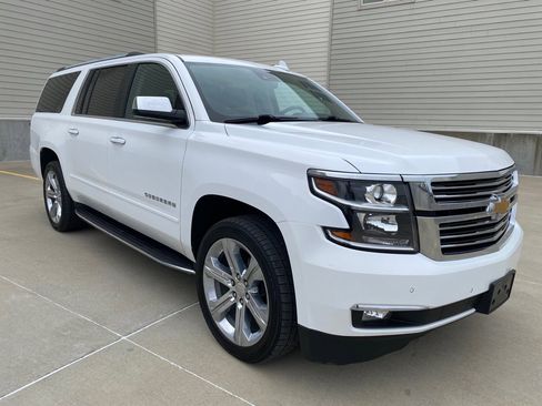 Used 2020 Chevrolet Suburban Premier image 1
