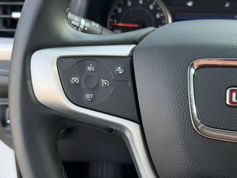 Used 2023 GMC Acadia SLT w/ Elevation Edition FWD image 13