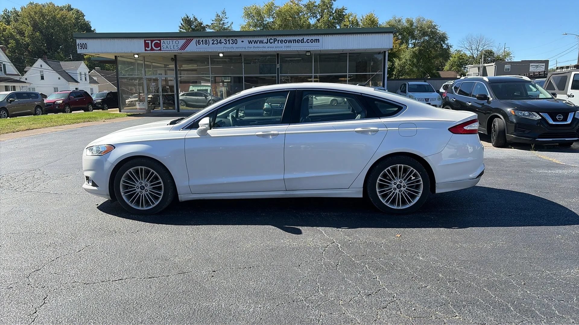 Used 2015 Ford Fusion SE w/ Equipment Group 202A FWD image 8