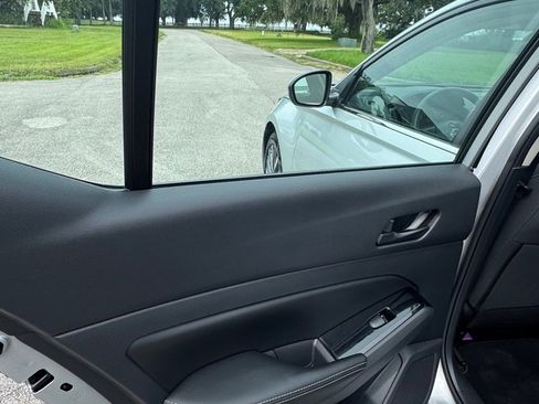 Used 2023 Nissan Altima 2.5 SV image 11