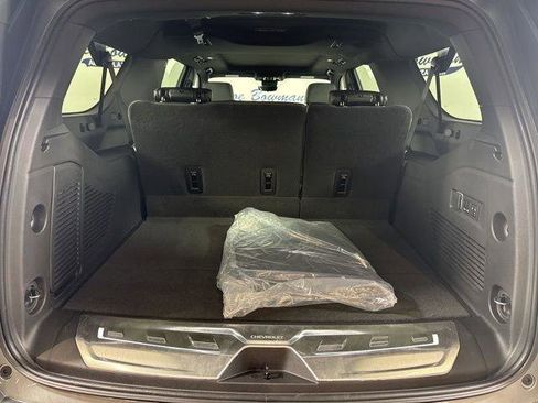 New 2026 Chevrolet Suburban High Country w/ LPO, Illumination Package image 7