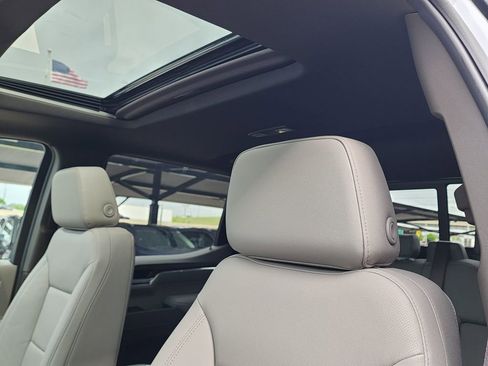 New 2026 GMC Sierra 1500 SLT image 18