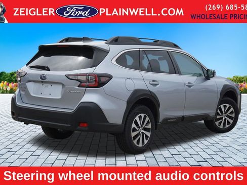 Used 2023 Subaru Outback Premium AWD/4WD image 5