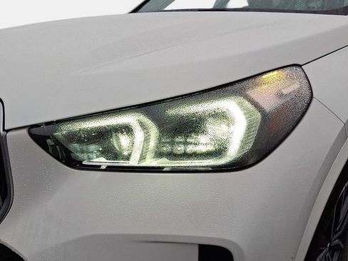 Certified 2025 BMW X1 xDrive28i image 9