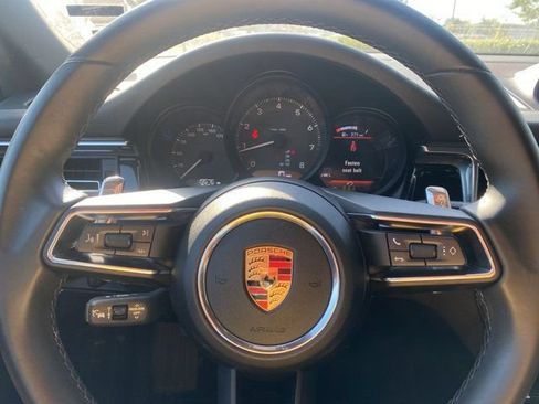 Used 2025 Porsche Macan AWD/4WD image 22