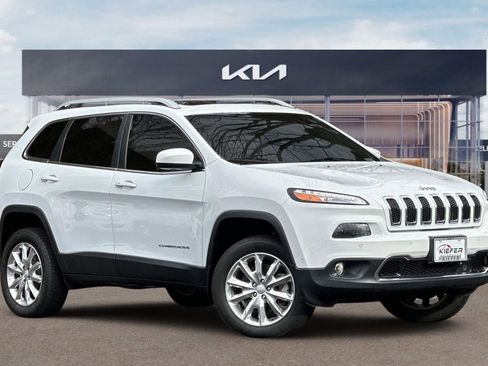 Used 2017 Jeep Cherokee Limited w/ Luxury Group image 2