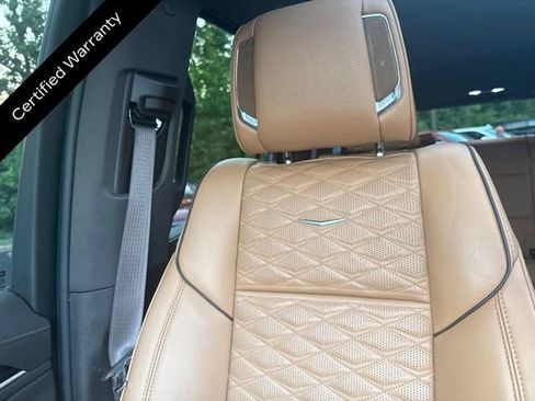 Used 2023 Cadillac Escalade Premium Luxury AWD/4WD image 22