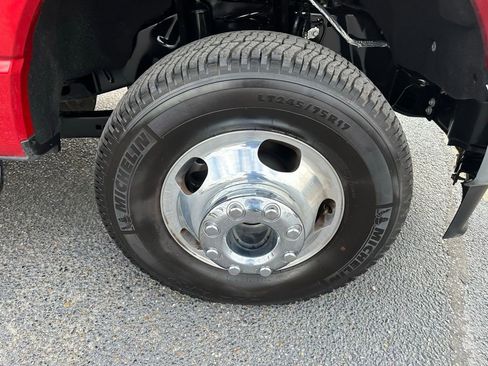 Used 2024 Ford F350 Lariat w/ FX4 Off-Road Package image 24