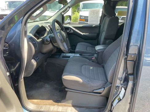 Used 2013 Nissan Frontier SV AWD/4WD image 12