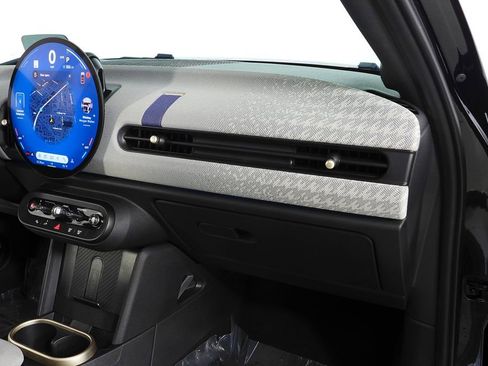 Certified 2025 MINI Cooper 4-Door Hardtop image 14