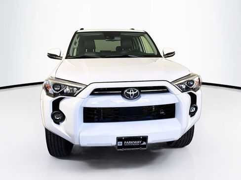 Used 2024 Toyota 4Runner SR5 Premium AWD/4WD image 2