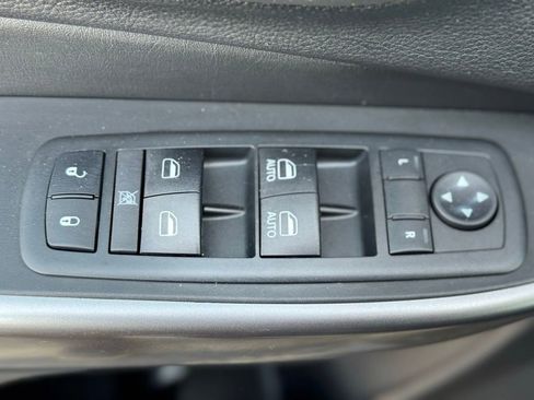 Used 2020 Jeep Cherokee Latitude Plus w/ Cold Weather Group AWD/4WD image 23