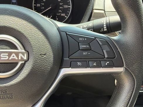 Used 2025 Nissan Altima 2.5 SV FWD image 25