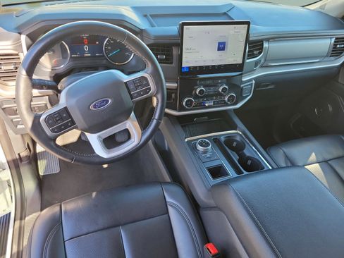 Used 2024 Ford Expedition Max XLT image 16