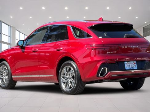 Used 2025 Genesis GV70 2.5T AWD/4WD image 6