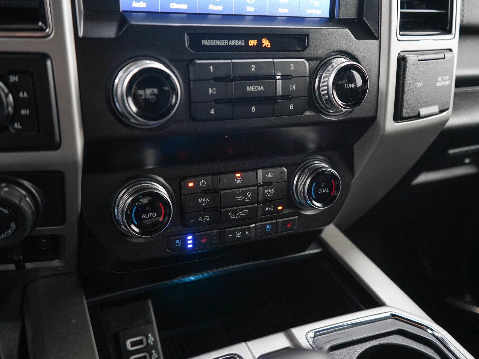 Used 2019 Ford F150 Lariat w/ Equipment Group 502A Luxury AWD/4WD image 21