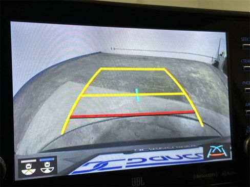 Used 2022 Toyota RAV4 XLE Premium image 14