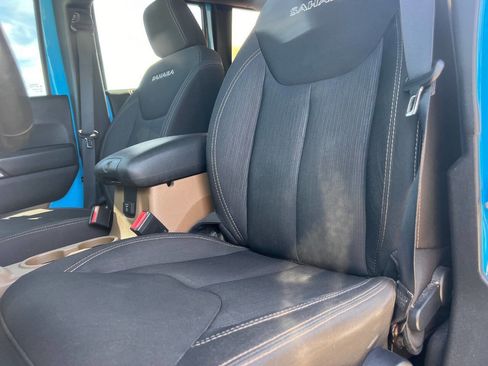 Used 2017 Jeep Wrangler Unlimited Sahara w/ Max Tow Package image 28