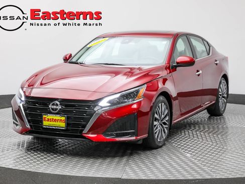 Used 2023 Nissan Altima 2.5 SV w/ SV Premium Package image 1