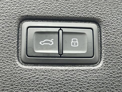 Used 2022 Audi Q7 Premium Plus w/ Premium Plus Package image 19