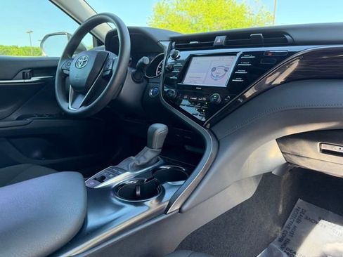 Used 2020 Toyota Camry LE w/ Fleet Convenience Package FWD image 10