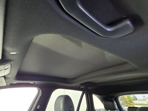 Used 2020 Mercedes-Benz GLC 300 4MATIC image 7