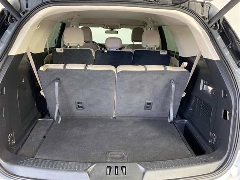 Used 2022 Ford Explorer XLT w/ Equipment Group 202A image 13