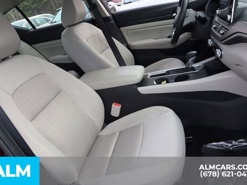 Used 2025 Nissan Altima 2.5 SV FWD image 27