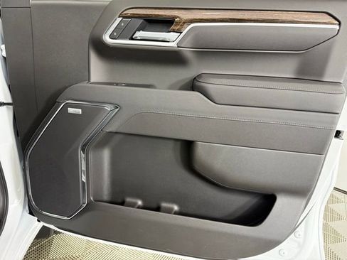 Used 2025 GMC Sierra 1500 Elevation w/ Preferred Package image 34