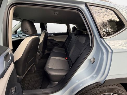 New 2026 Volkswagen Taos SE image 13