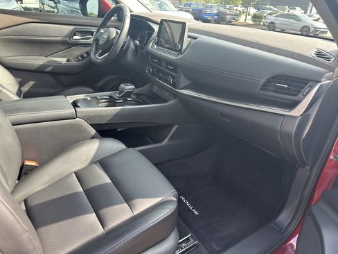 Certified 2023 Nissan Rogue SV w/ SV Premium B Package FWD image 20