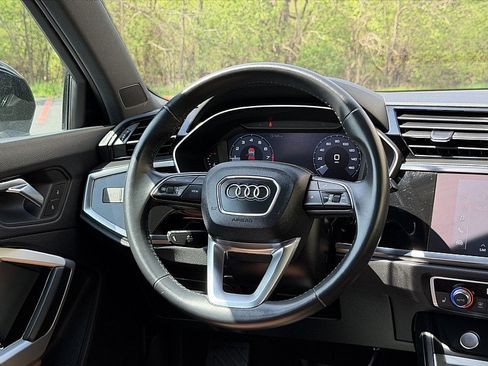 Used 2020 Audi Q3 2.0T Premium w/ Convenience Package AWD/4WD image 8