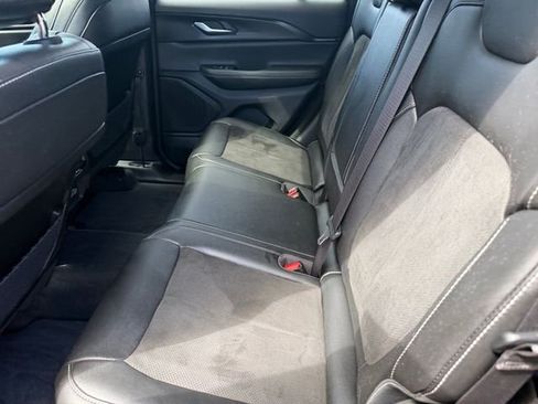 Used 2023 Jeep Grand Cherokee Altitude AWD/4WD image 11