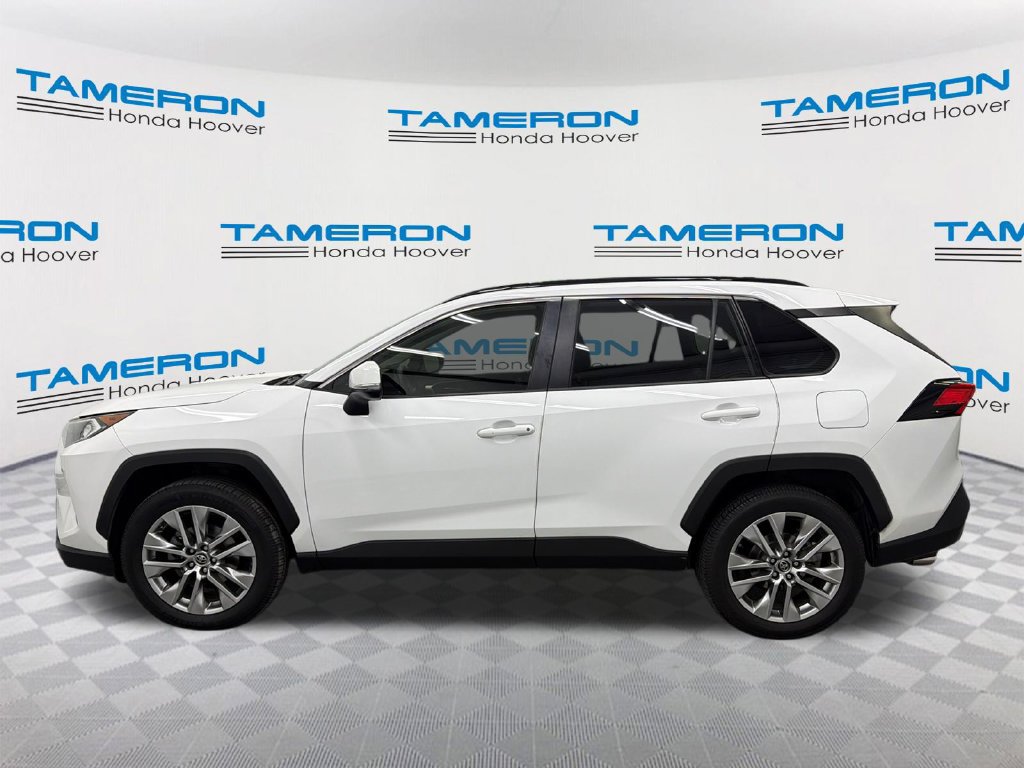 Used 2019 Toyota RAV4 XLE Premium FWD image 2