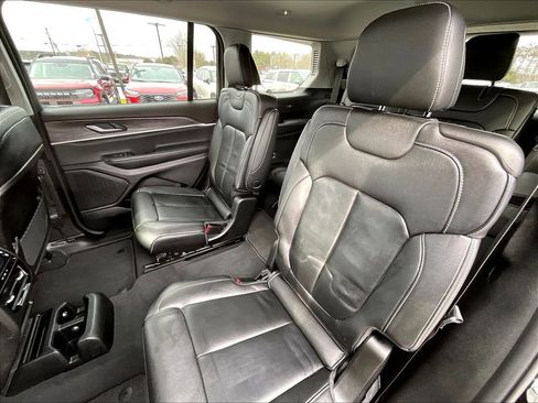 Used 2023 Jeep Grand Cherokee L Limited image 14