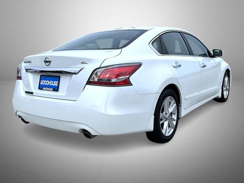 Used 2015 Nissan Altima 2.5 SL w/ Moonroof Package FWD image 5