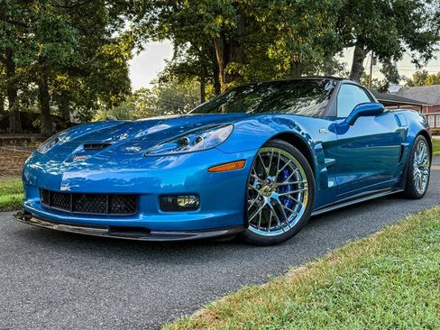 Used 2009 Chevrolet Corvette ZR1 w/ Preferred Equipment Group RWD image 2