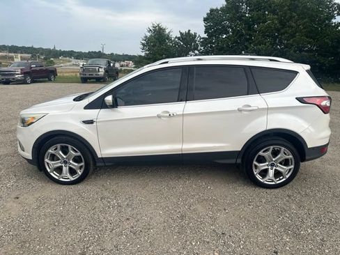 Used 2017 Ford Escape Titanium w/ Equipment Group 301A FWD image 4
