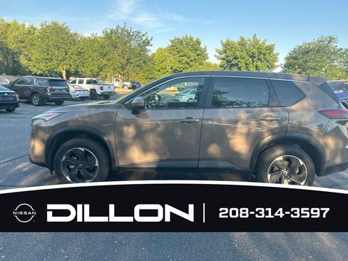 Used 2025 Nissan Rogue SV AWD/4WD image 17