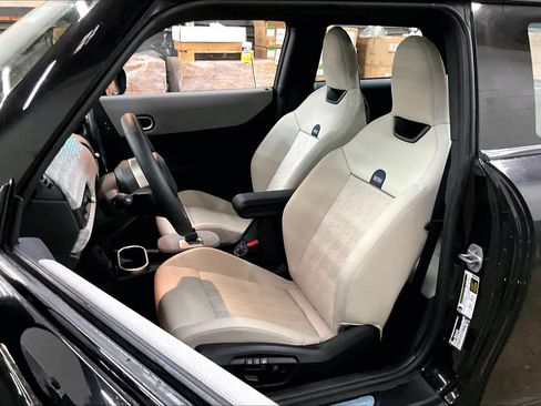 Certified 2025 MINI Cooper S image 27