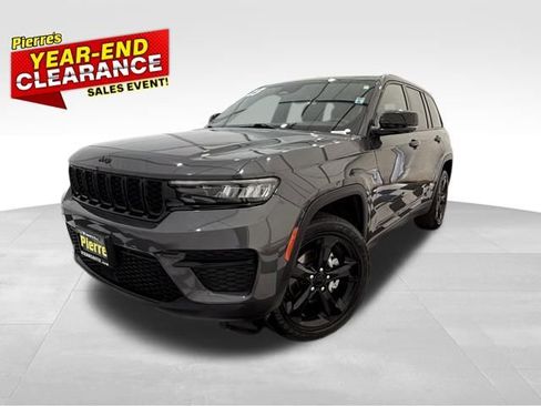 Used 2023 Jeep Grand Cherokee Altitude image 1