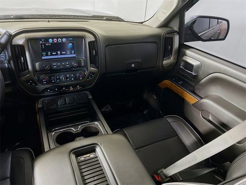 Used 2018 Chevrolet Silverado 1500 High Country image 19