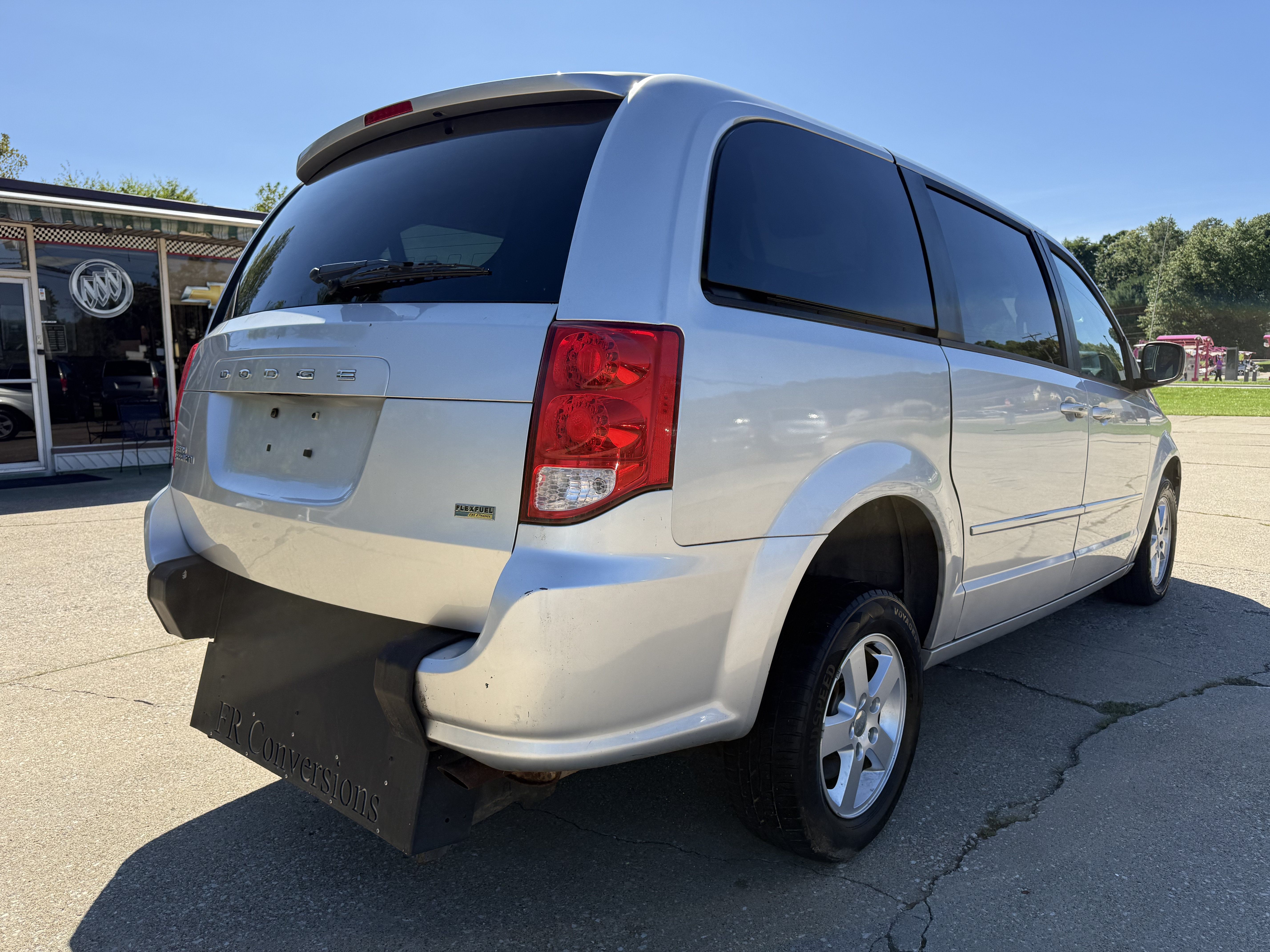 Used 2012 Dodge Grand Caravan SXT FWD image 5